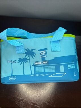 Trader Joe’s Insulated Lunch Bag Blue NWT Limited Edition Summer 2025